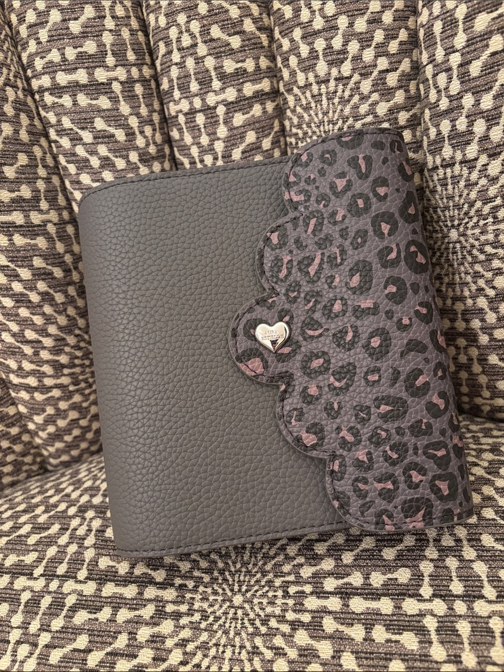 Aura Estelle A6 Rings 30mm Planner Cover Leopard Luxe Grey NEW and unused